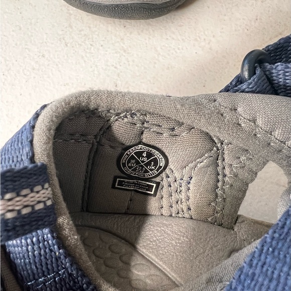 Keen Boys Youth Venice H2 Sandals Washable Shoes Size 4 - Picture 6 of 7